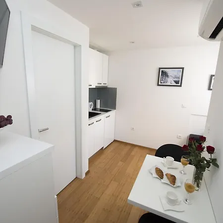 Annya Apartman *